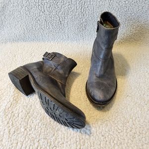 Modern Vintage Hand-Made gray distressed leather ankle boots
